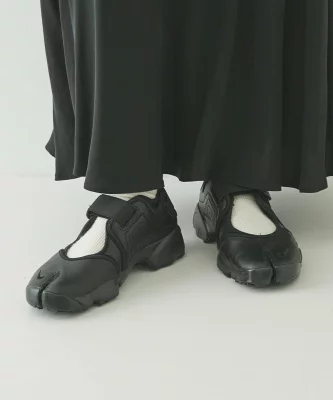 NIKE エアリフト